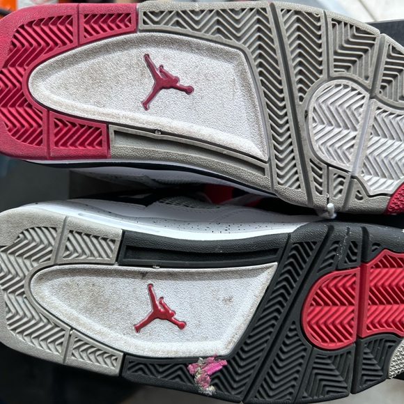 Jordan Men's Sneakers in White with Red and Blue Highlights - Picture 4 of 5